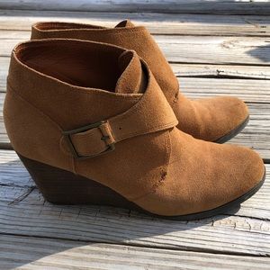 Lucky Brand 🍀 women’s brown wedge booties 10B/40 but I think they fit like 9